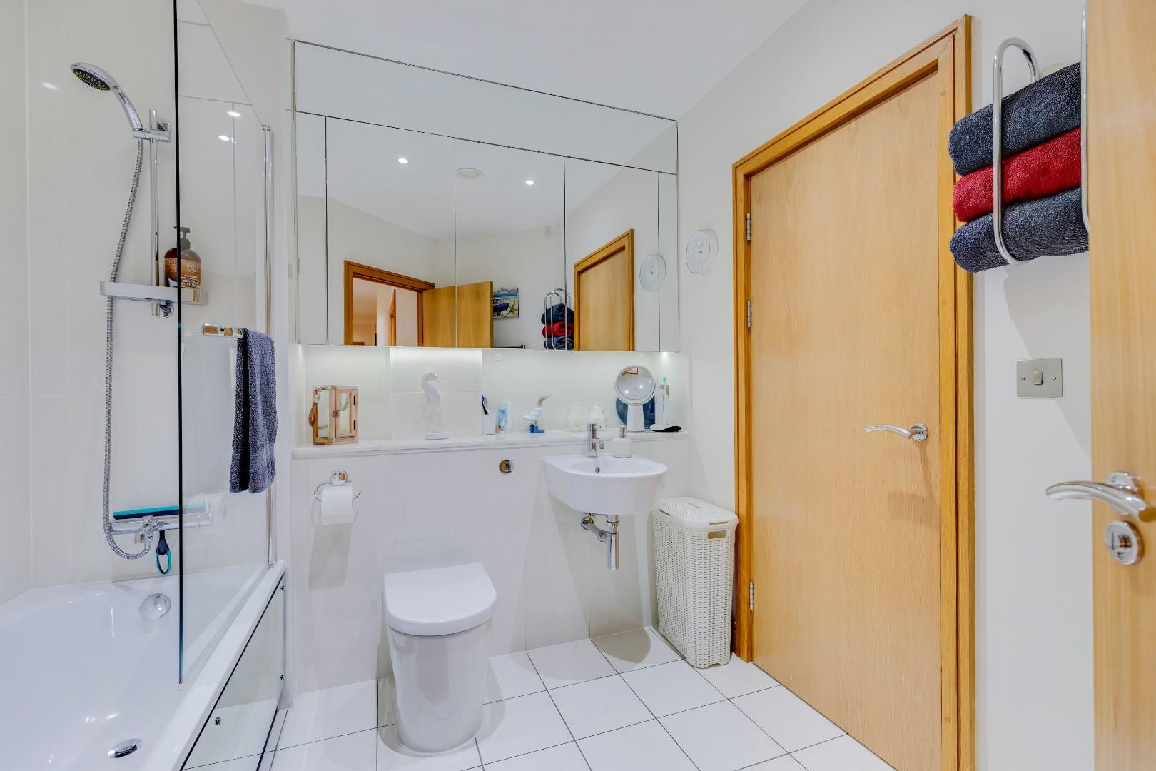 115 Headlands, Hayes Point, Sully, CF64 5QH